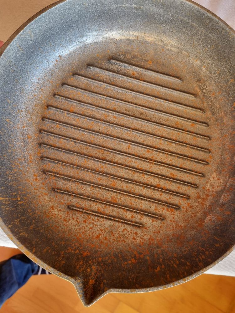 Сковорода чугунная гриль УЦЕНКА №61